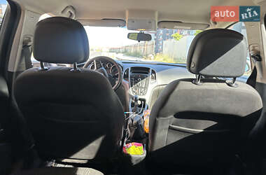 Універсал Opel Astra 2013 в Тернополі