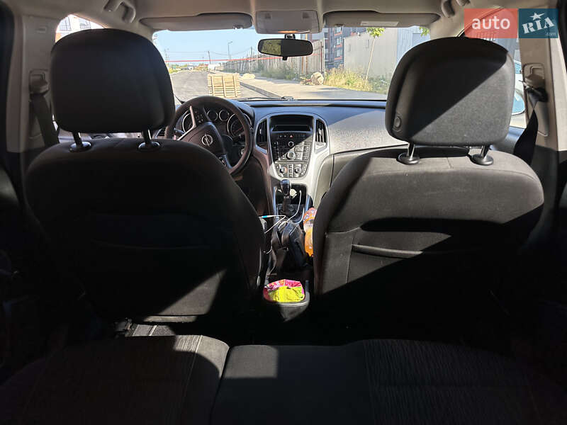 Универсал Opel Astra 2013 в Тернополе