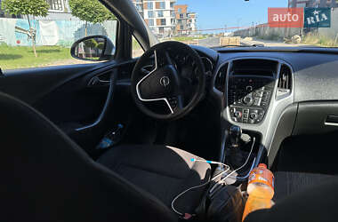 Універсал Opel Astra 2013 в Тернополі