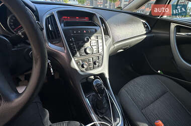 Універсал Opel Astra 2013 в Тернополі