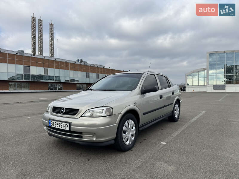 Седан Opel Astra 2008 в Киеве