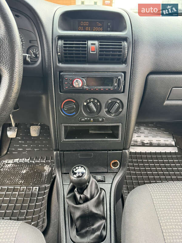 Седан Opel Astra 2008 в Киеве