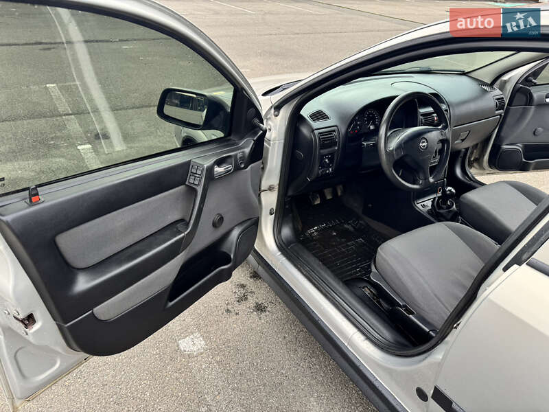 Седан Opel Astra 2008 в Киеве