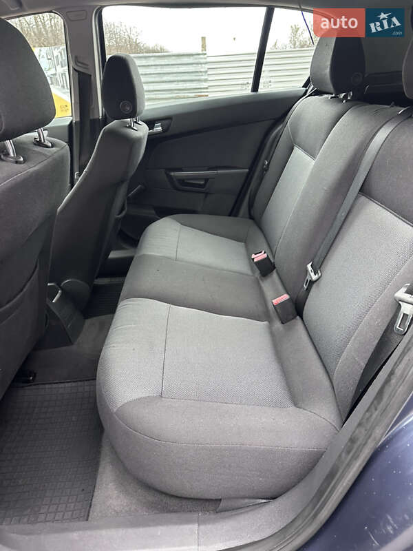 Хэтчбек Opel Astra 2006 в Ровно фото 24 Хэтчбек Opel Astra 2006 в Ровно