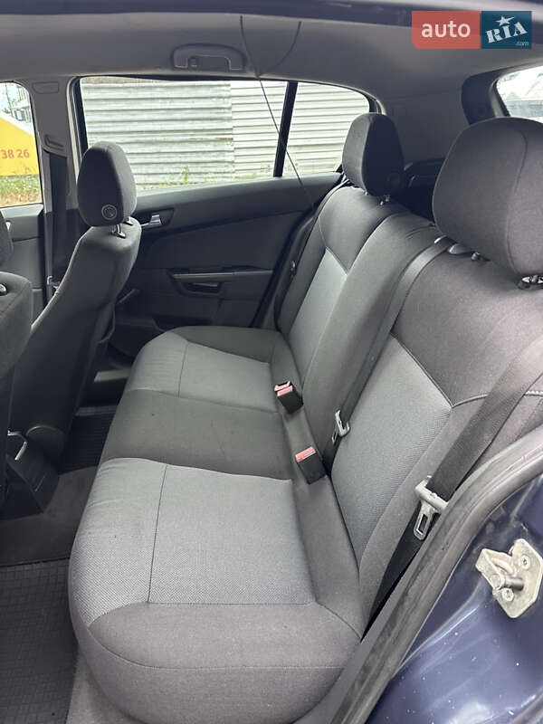 Хэтчбек Opel Astra 2006 в Ровно фото 25 Хэтчбек Opel Astra 2006 в Ровно