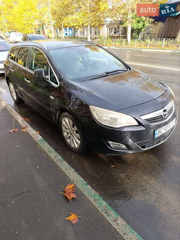 Opel Astra 2011