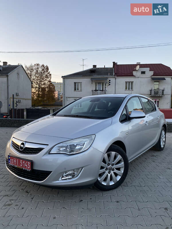 Opel Astra 2012 Opel Astra 2012