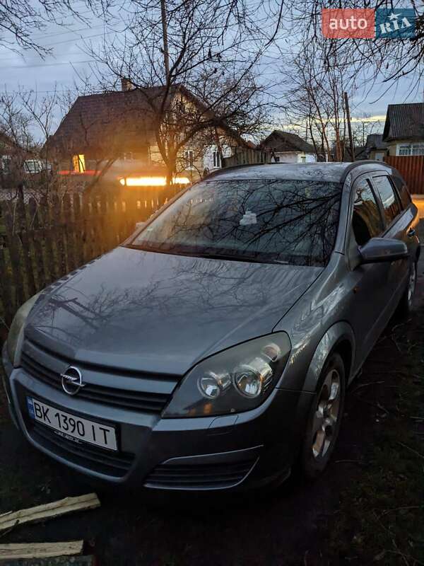 Универсал Opel Astra 2004 в Рокитном