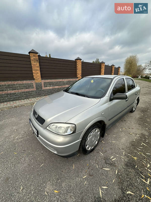 Седан Opel Astra 2008 в Ставищі