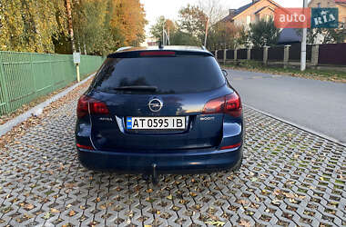 Универсал Opel Astra 2012 в Ивано-Франковске