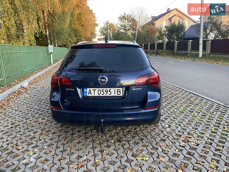 Универсал Opel Astra 2012 в Ивано-Франковске