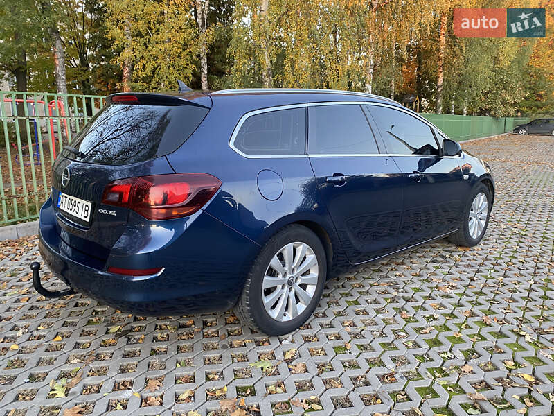 Универсал Opel Astra 2012 в Ивано-Франковске