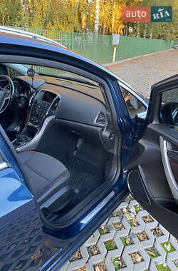 Универсал Opel Astra 2012 в Ивано-Франковске