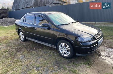 Седан Opel Astra 2007 в Рокитном