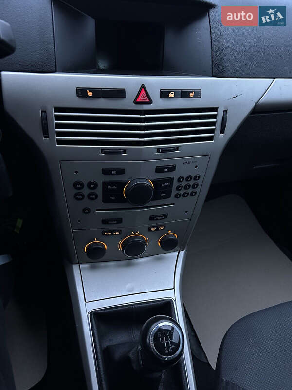 Универсал Opel Astra 2008 в Нововолынске фото 11 Универсал Opel Astra 2008 в Нововолынске