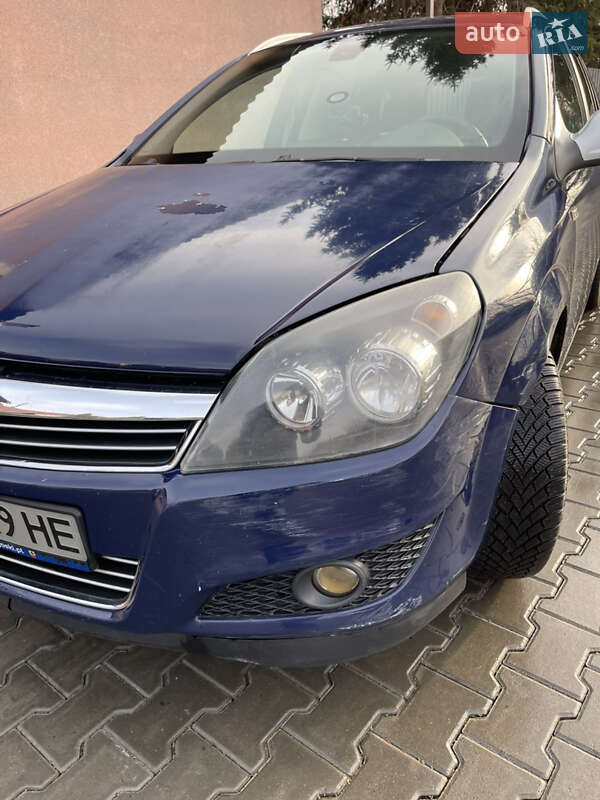 Універсал Opel Astra 2010 в Коломиї