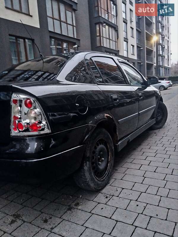 Седан Opel Astra 2006 в Ивано-Франковске