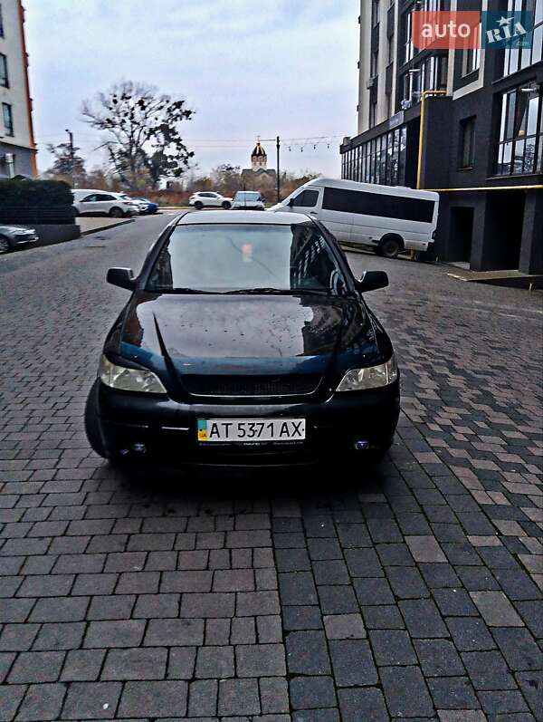 Седан Opel Astra 2006 в Ивано-Франковске