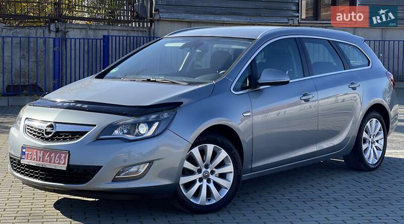 Универсал Opel Astra 2011 в Тернополе