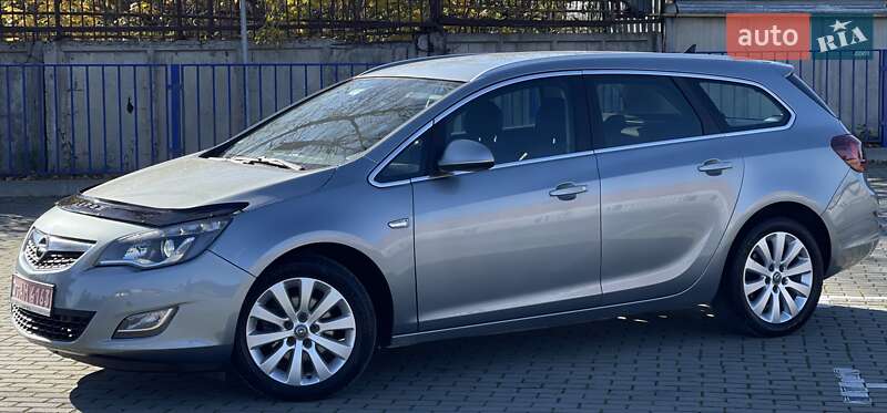 Универсал Opel Astra 2011 в Тернополе