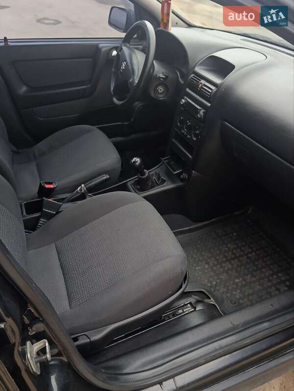 Седан Opel Astra 2006 в Ивано-Франковске