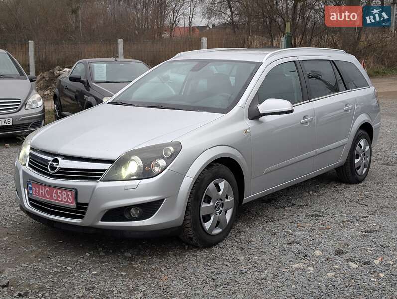 Универсал Opel Astra 2008 в Ровно