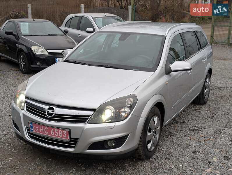 Универсал Opel Astra 2008 в Ровно