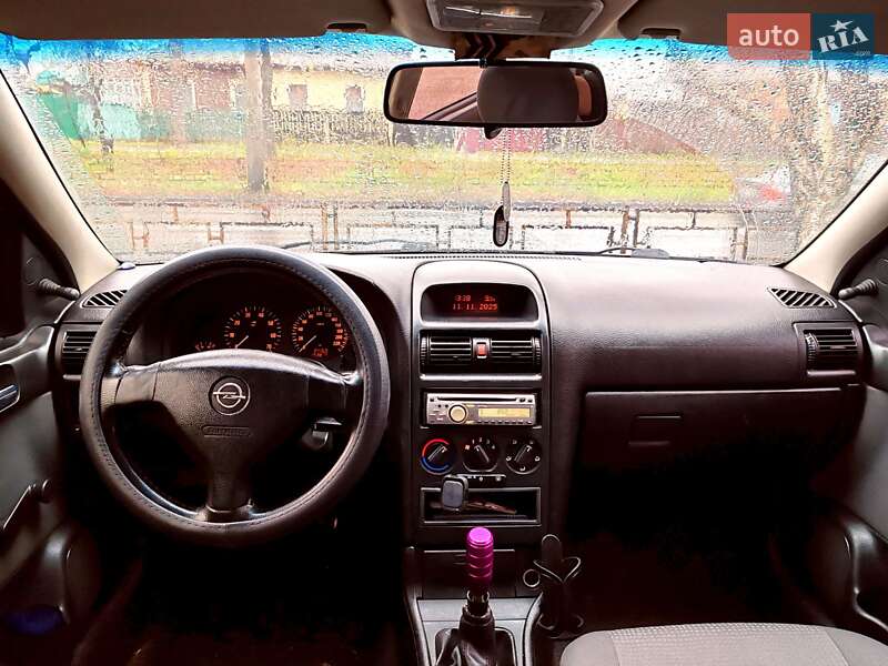 Седан Opel Astra 2006 в Чернігові