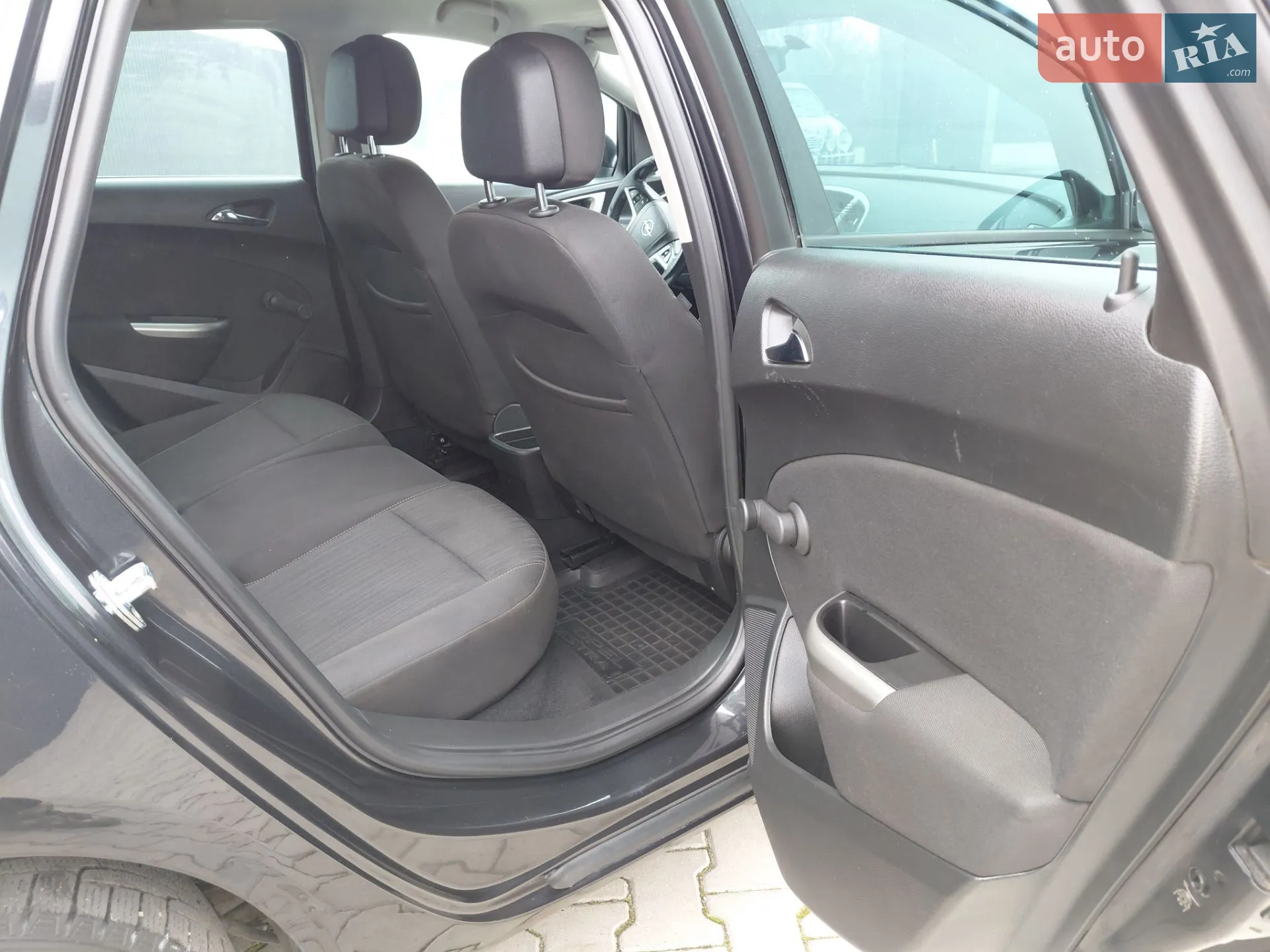 2011 Opel Astra - мініатюра 18