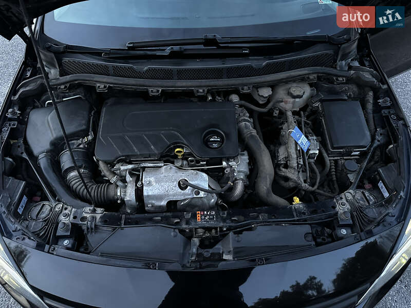 Универсал Opel Astra 2017 в Ивано-Франковске