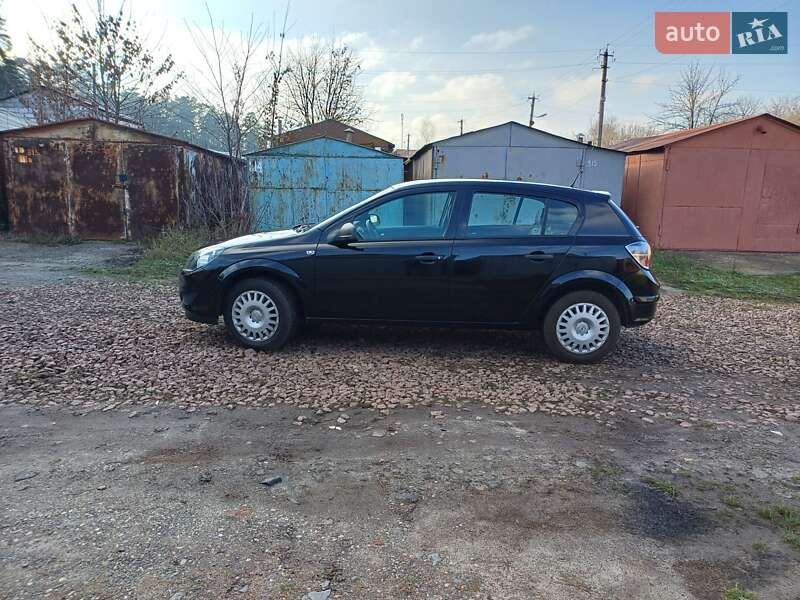 Хетчбек Opel Astra 2009 в Сумах