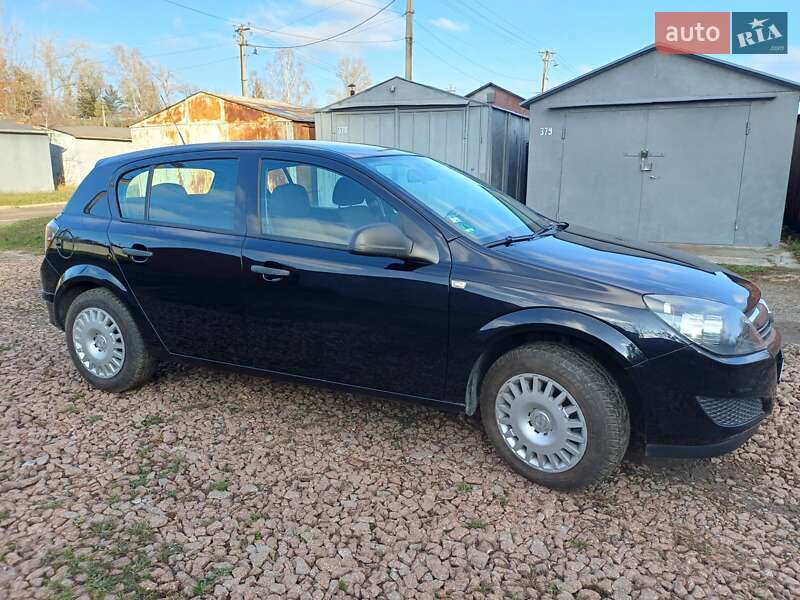 Хетчбек Opel Astra 2009 в Сумах