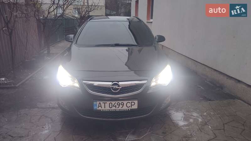 Универсал Opel Astra 2011 в Ивано-Франковске фото 2 Универсал Opel Astra 2011 в Ивано-Франковске