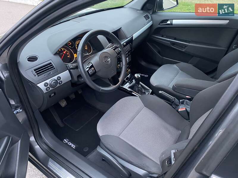 Универсал Opel Astra 2010 в Харькове