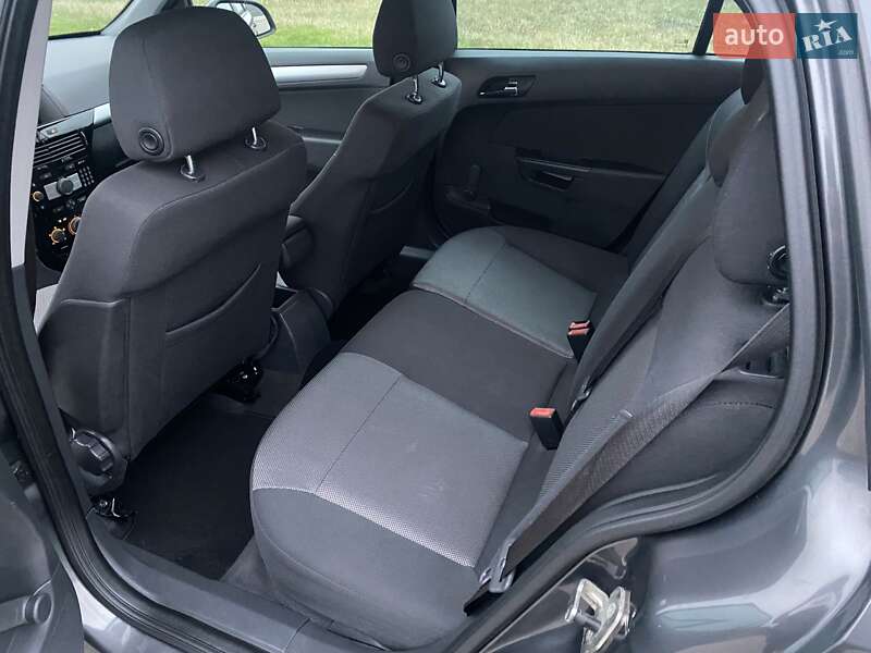 Универсал Opel Astra 2010 в Харькове