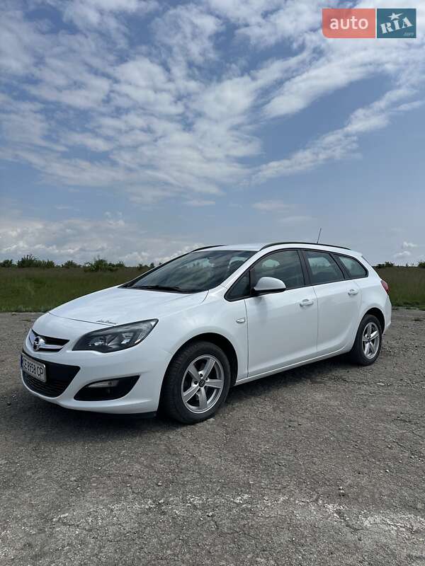 Універсал Opel Astra 2016 в Чернівцях фото Універсал Opel Astra 2016 в Чернівцях