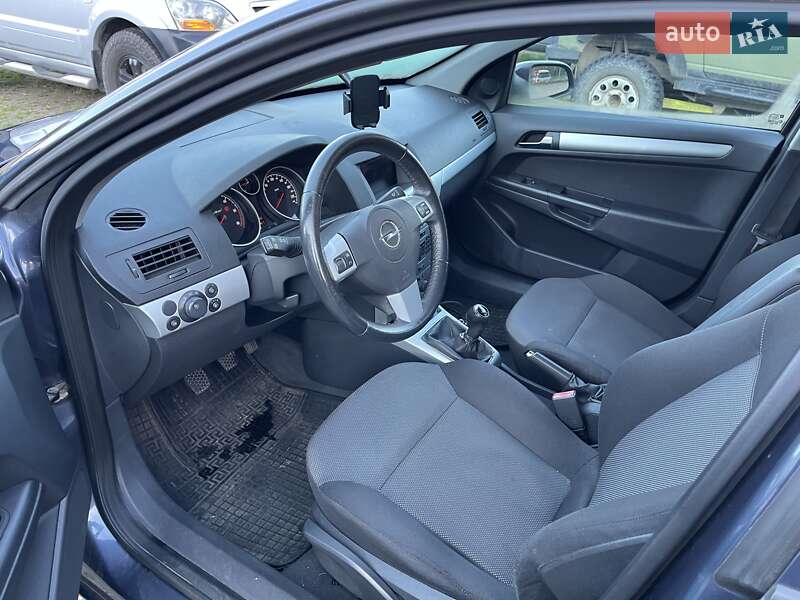 Универсал Opel Astra 2009 в Золочеве