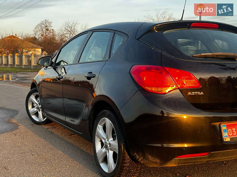 Хетчбек Opel Astra 2009 в Корсунь-Шевченківському
