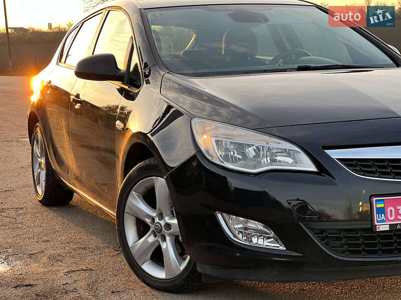 Хетчбек Opel Astra 2009 в Корсунь-Шевченківському