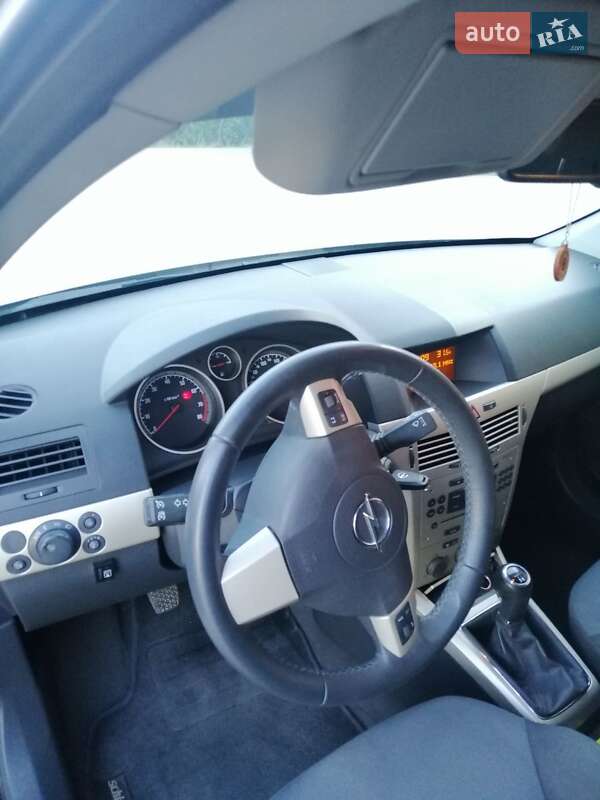 Хетчбек Opel Astra 2008 в Запоріжжі