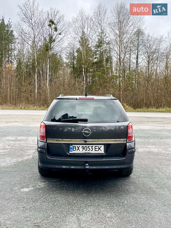 Универсал Opel Astra 2009 в Полонном