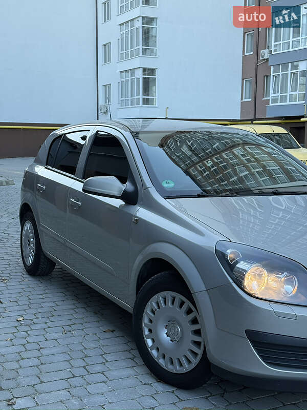 Хэтчбек Opel Astra 2006 в Ивано-Франковске