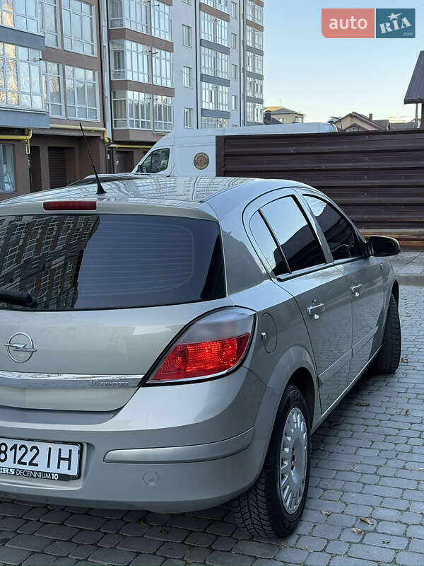 Хэтчбек Opel Astra 2006 в Ивано-Франковске