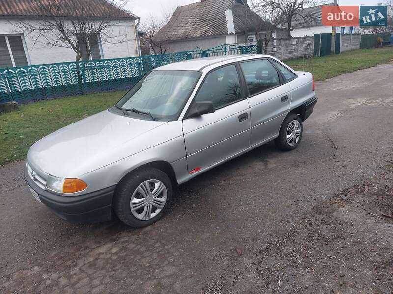 Седан Opel Astra 1993 в Белой Церкви