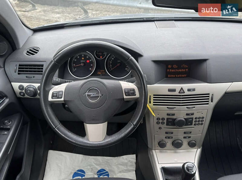 Універсал Opel Astra 2009 в Тернополі