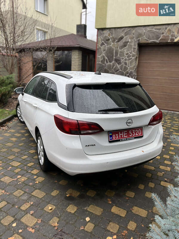 Універсал Opel Astra 2018 в Львові