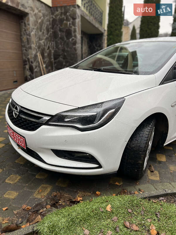 Універсал Opel Astra 2018 в Львові
