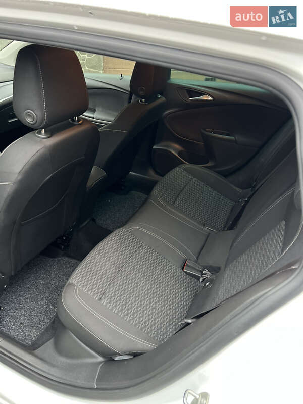 Універсал Opel Astra 2018 в Львові