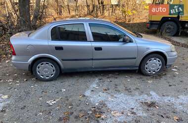 Седан Opel Astra 2005 в Запорожье