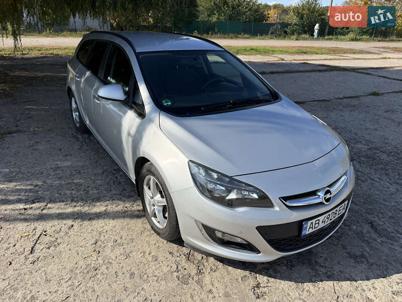 Універсал Opel Astra 2013 в Ладижині